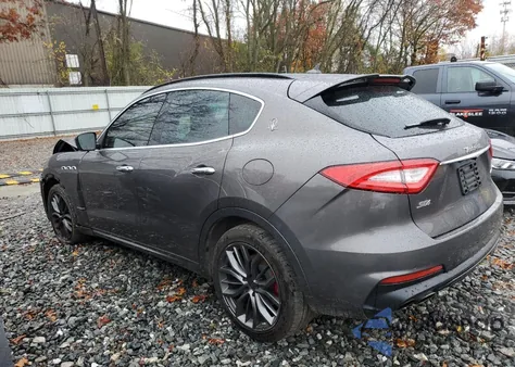 2019 Maserati Levante S Sport z USA, uszkodzony, nr VIN ZN661YUS2KX317837